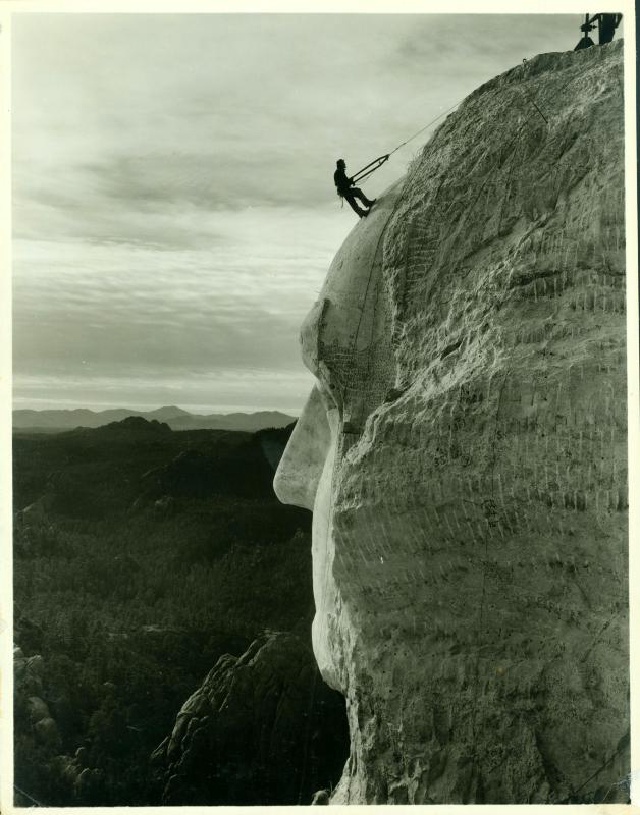 Black-Hills-SD/640x480_Mount_Rushmore construction 09.jpg
